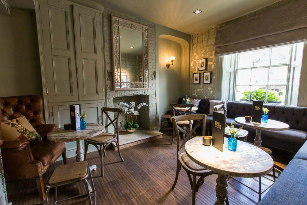 לינה וארוחת בוקר אוקהאם Mill Street Pub & Kitchen מראה חיצוני תמונה