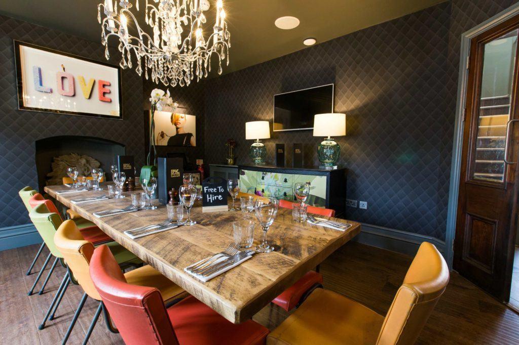 לינה וארוחת בוקר אוקהאם Mill Street Pub & Kitchen מראה חיצוני תמונה