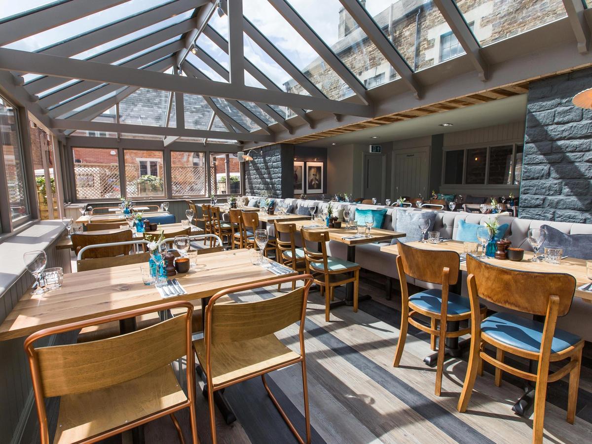 לינה וארוחת בוקר אוקהאם Mill Street Pub & Kitchen מראה חיצוני תמונה